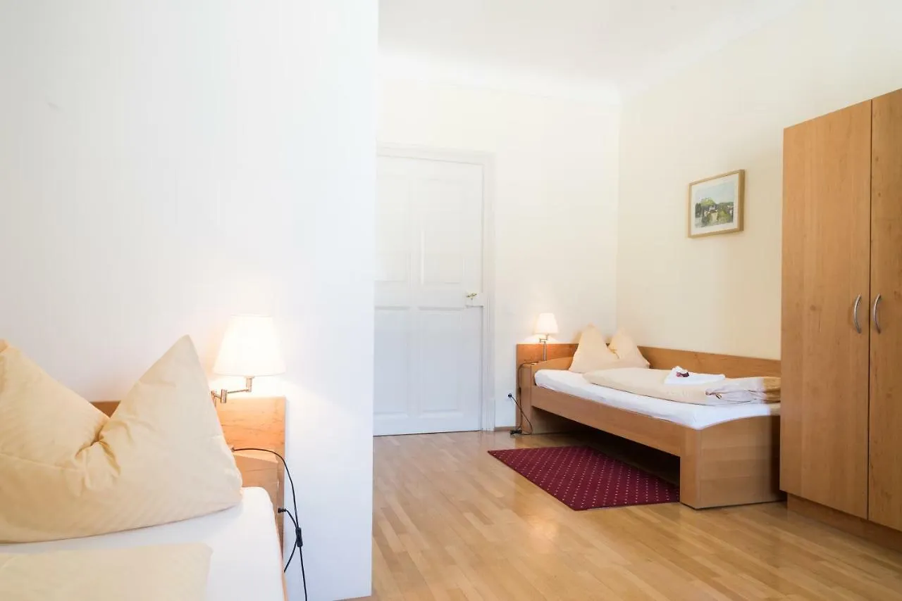 Gastehaus Im Priesterseminar Salzburg Guest House 3*,  Austria