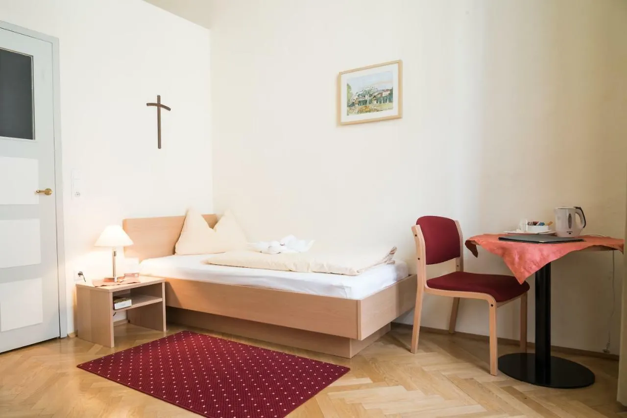 Gastehaus Im Priesterseminar Salzburg Guest House